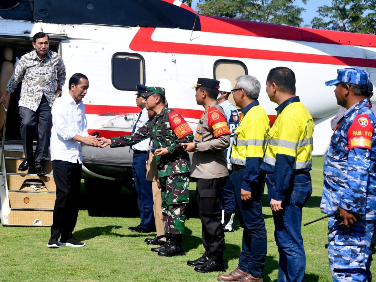 Komandan Resor Militer 162/WB Sambut Presiden RI Ir. H. Joko Widodo di KSB