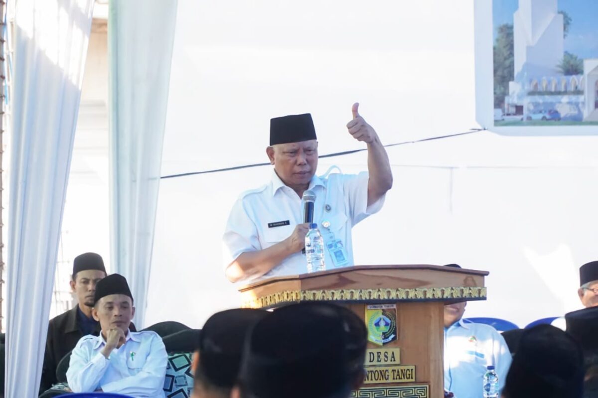 Peletakan Batu Pertama Masjid Al Ittihad Montong Tangi oleh Bupati Lotim