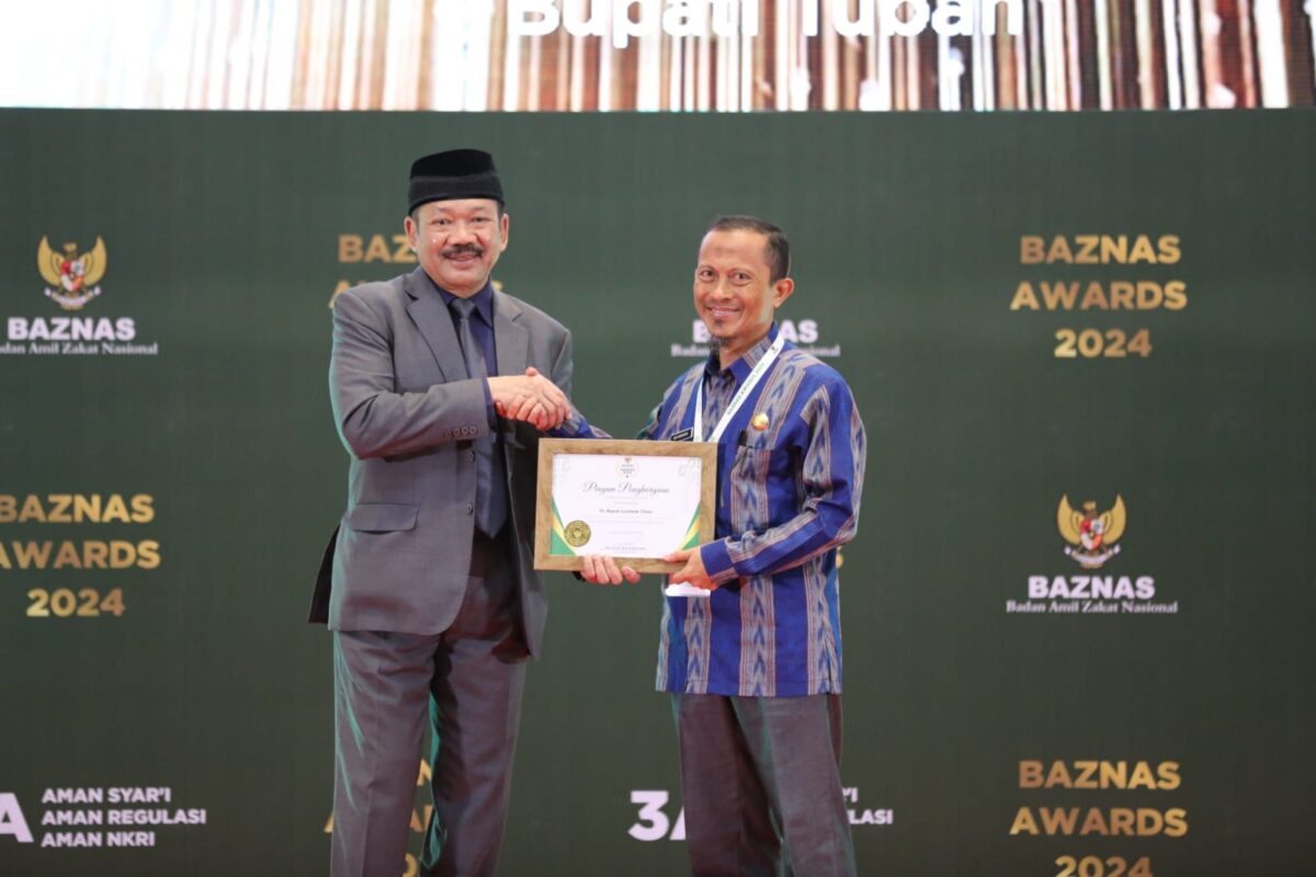 Pj Bupati Lotim Raih BAZNAS Award Tahun 2024
