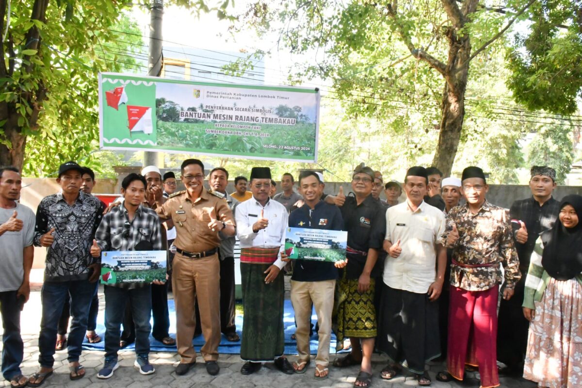 Pj Bupati Lotim Hadiri Acara Penyerahan Bantuan Mesin Pertanian