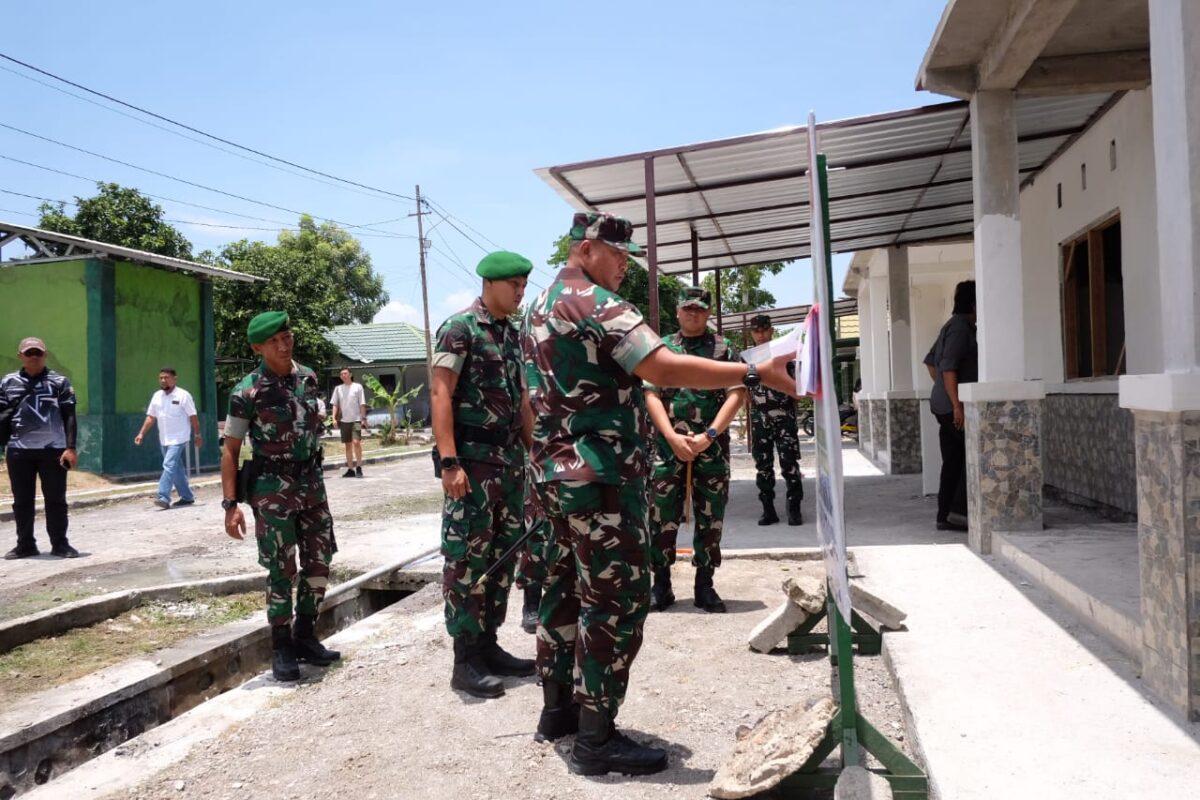 Danrem 162/WB Tinjau Pembangunan Rumah Untuk Prajurit di Kipan A Yonif 742/SWY