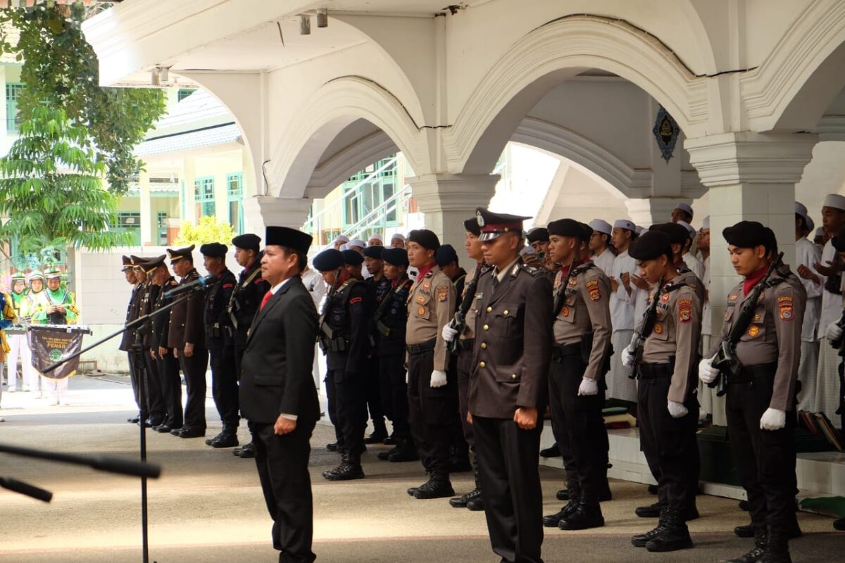 Danrem 162/WB Bersama Forkopimda NTB Ziarahi Makam Pahlawan Nasional