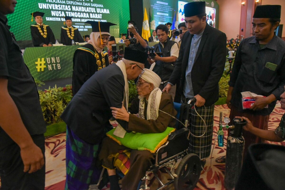 Pj. Gubernur NTB Dampingi KH. Maruf Amin Hadiri Wisuda V UNU NTB