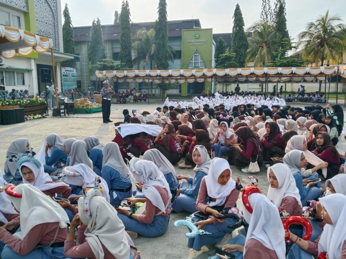 Sat Lantas Polres Loteng Sosialisasii dan Edukasi Pelajar.